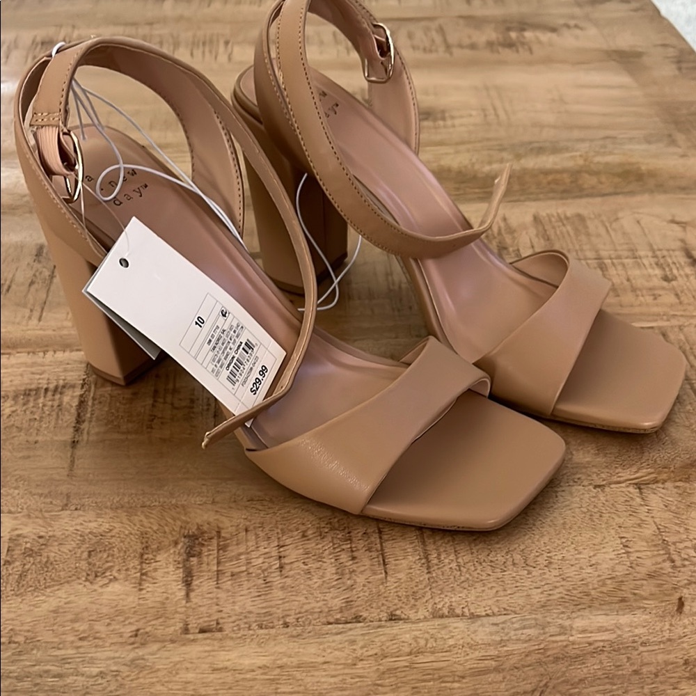 A New Day Tan Heels with Modern Design